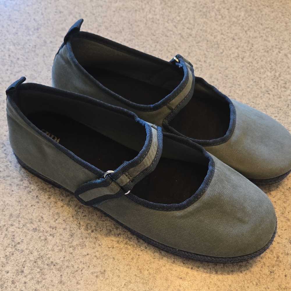 Zara Girls Green Mary Jane Flats